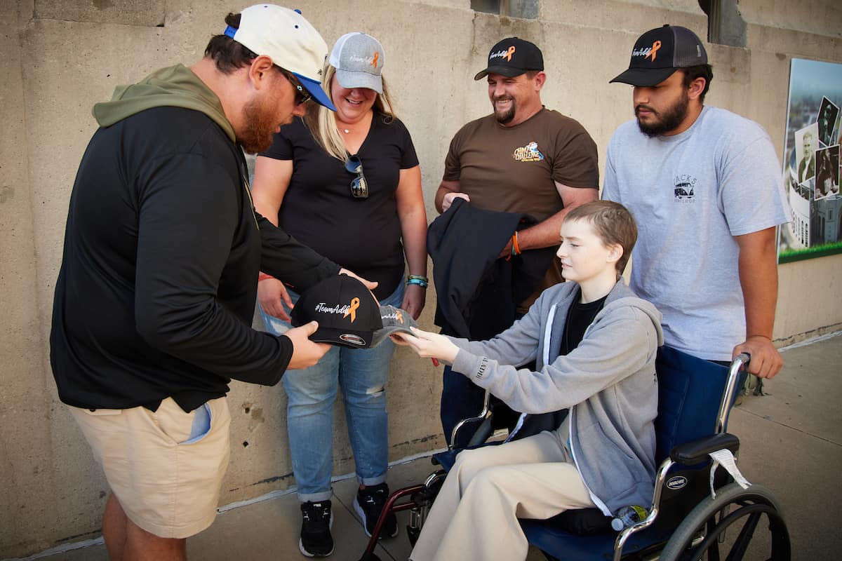 Luke Combs Grants Wish For Teenager Battling Cancer With 