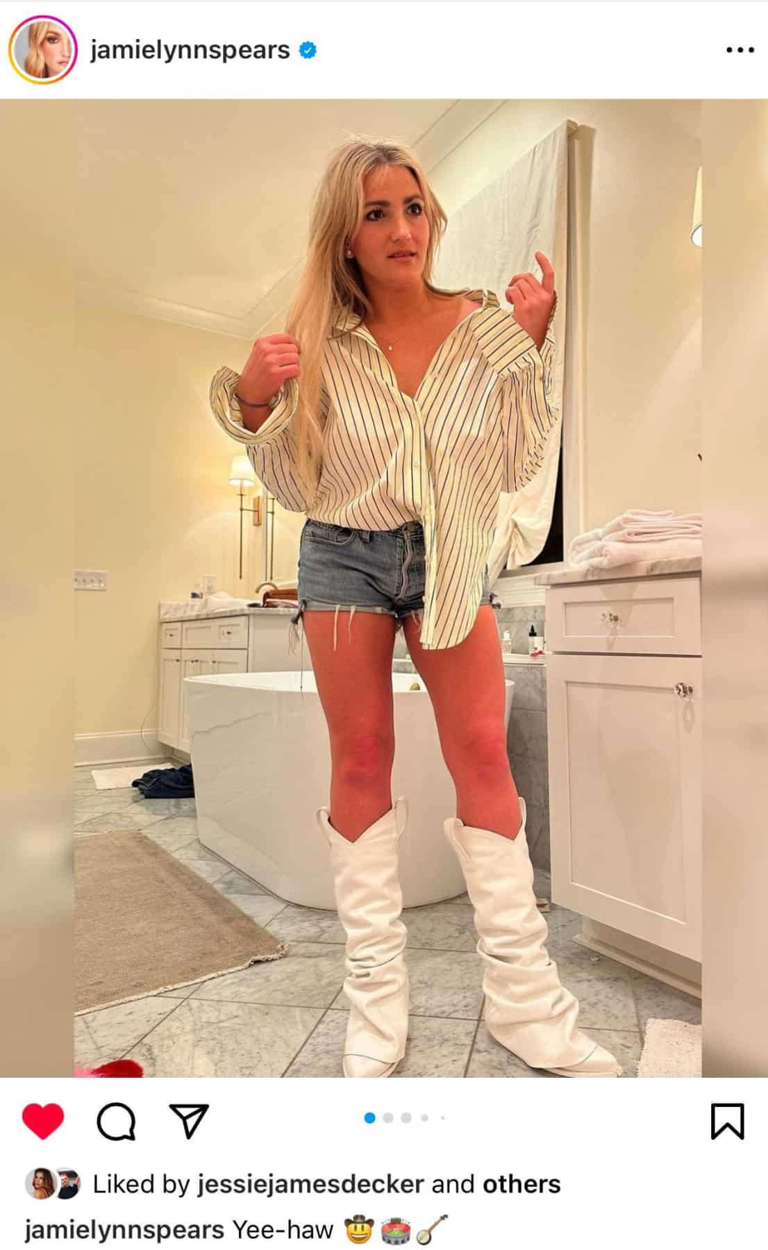 PHOTOS: Jamie Lynn Spears & Her Family Attend Morgan Wallen’s