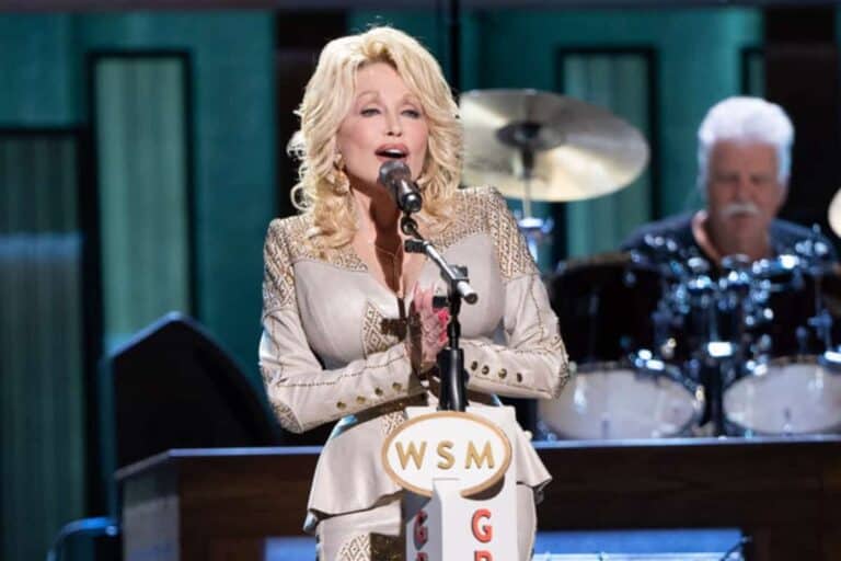 Lauren Alaina Suddenly Cancels 'Opry Goes Dolly' Performance, Issues