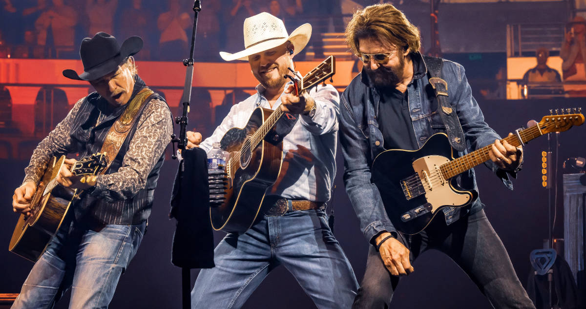 Cody Johnson, Brooks & Dunn Perform Surprise Duet Of "Long Live Country Music" In Nashville