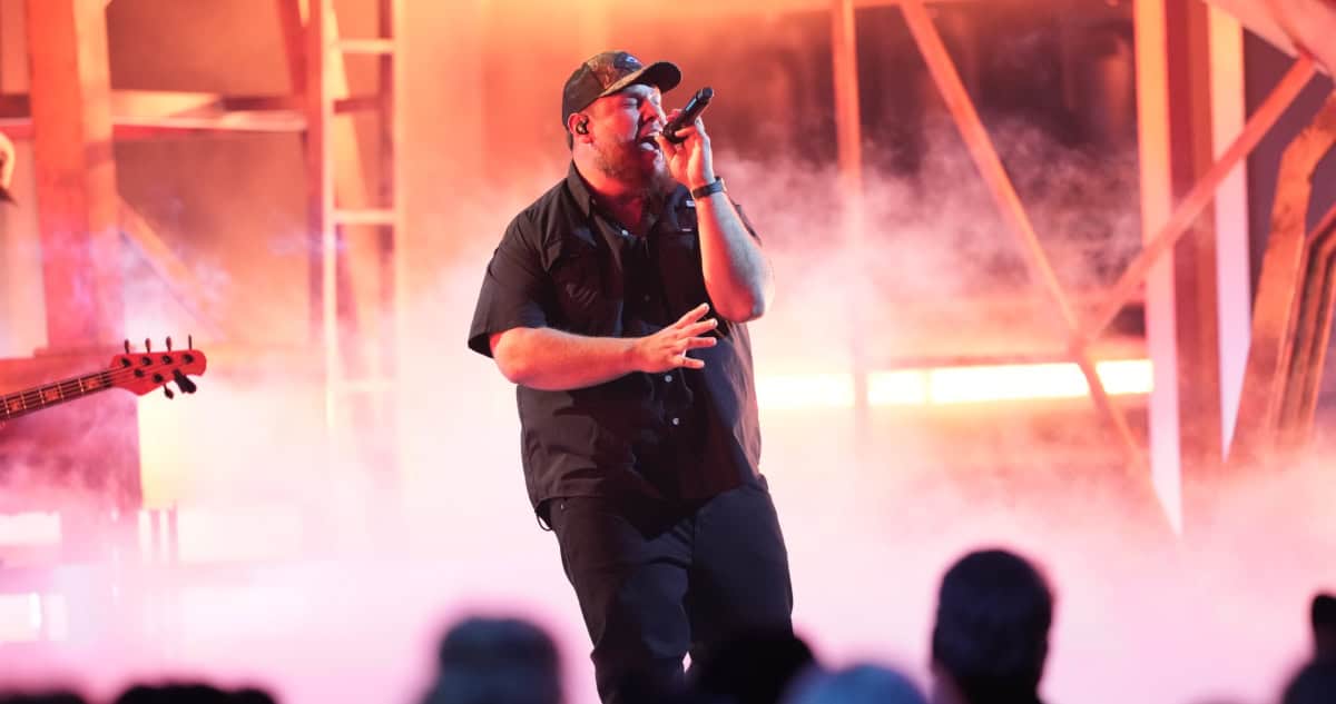 Luke Combs Turns Up the Heat with Electrifying Performance of "Ain't No  Love In Oklahoma" at 2024 CMA Awards - Music Mayhem