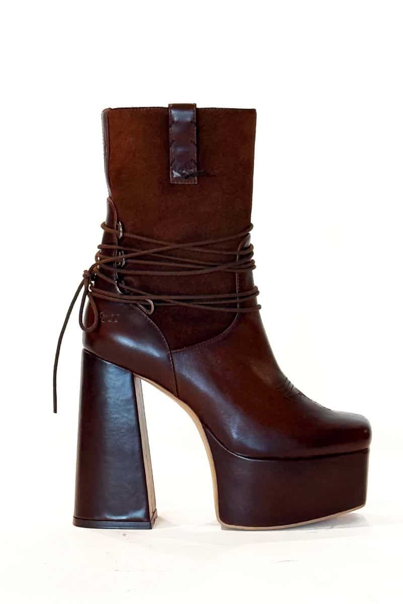 Lainey Wilson Launches Golden West Boots, A Stylish Western Footwear