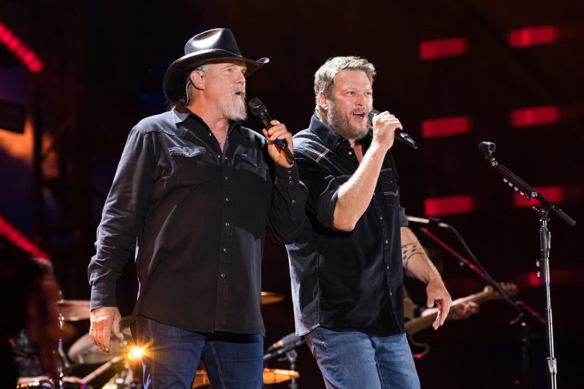 Trace Adkins, Blake Shelton; Photo by Andrew Wendowski
