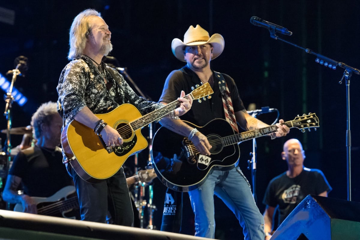 Travis Tritt, Jason Aldean; Photo by Andrew Wendowski