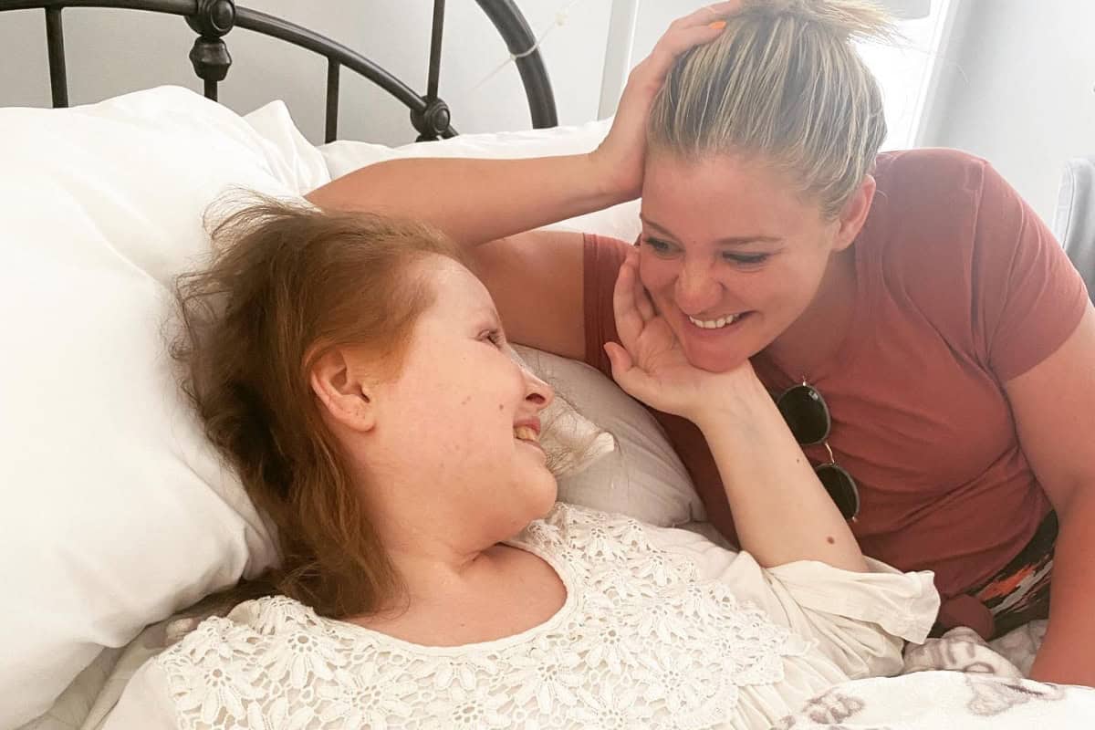 Lauren Alaina and her Cousin Holly; Photo Courtesy of Instagram