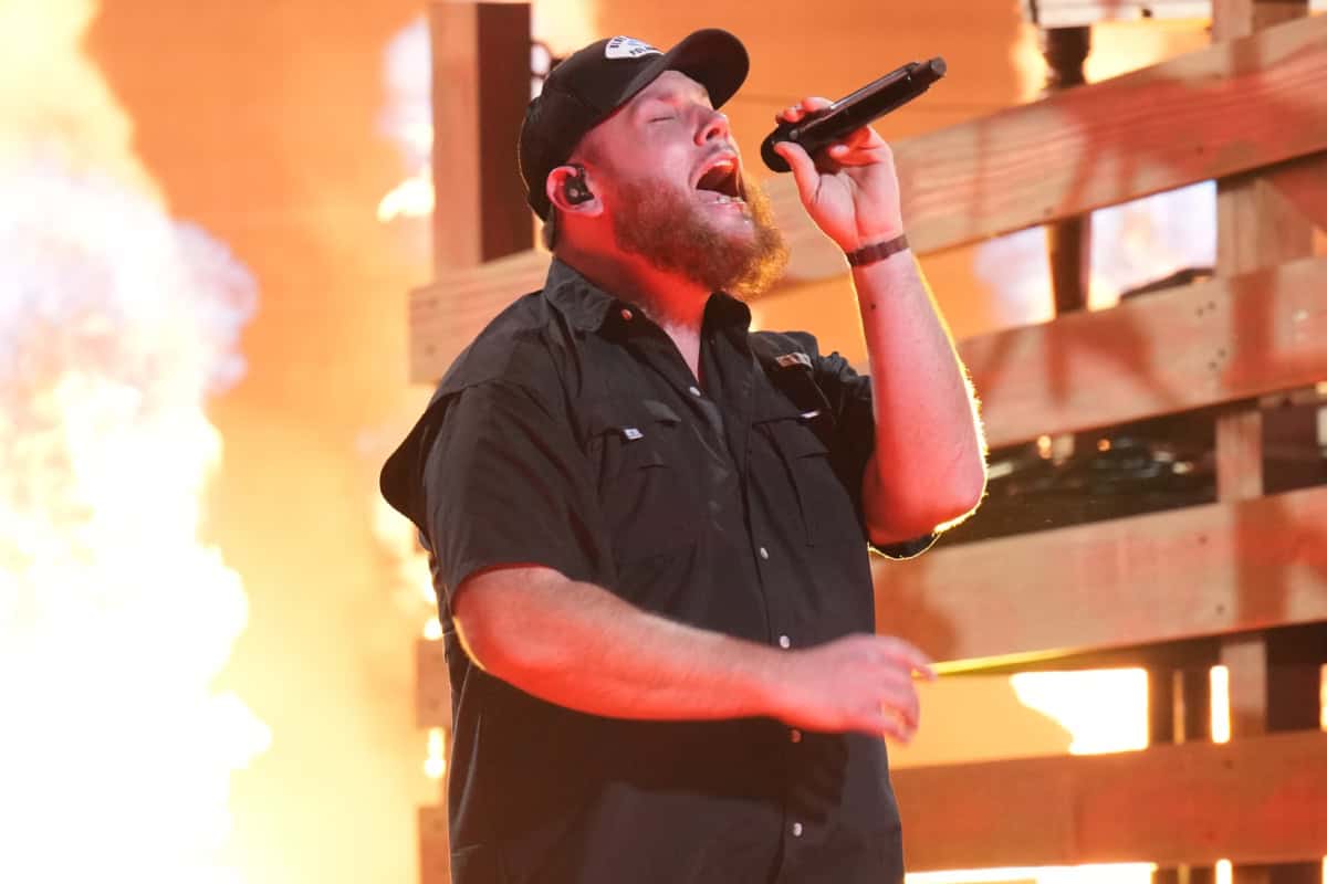 Luke Combs Transforms 2025 CMA Awards Into Fiery Western Spectacle With "Back  In The Saddle" Performance - Music Mayhem