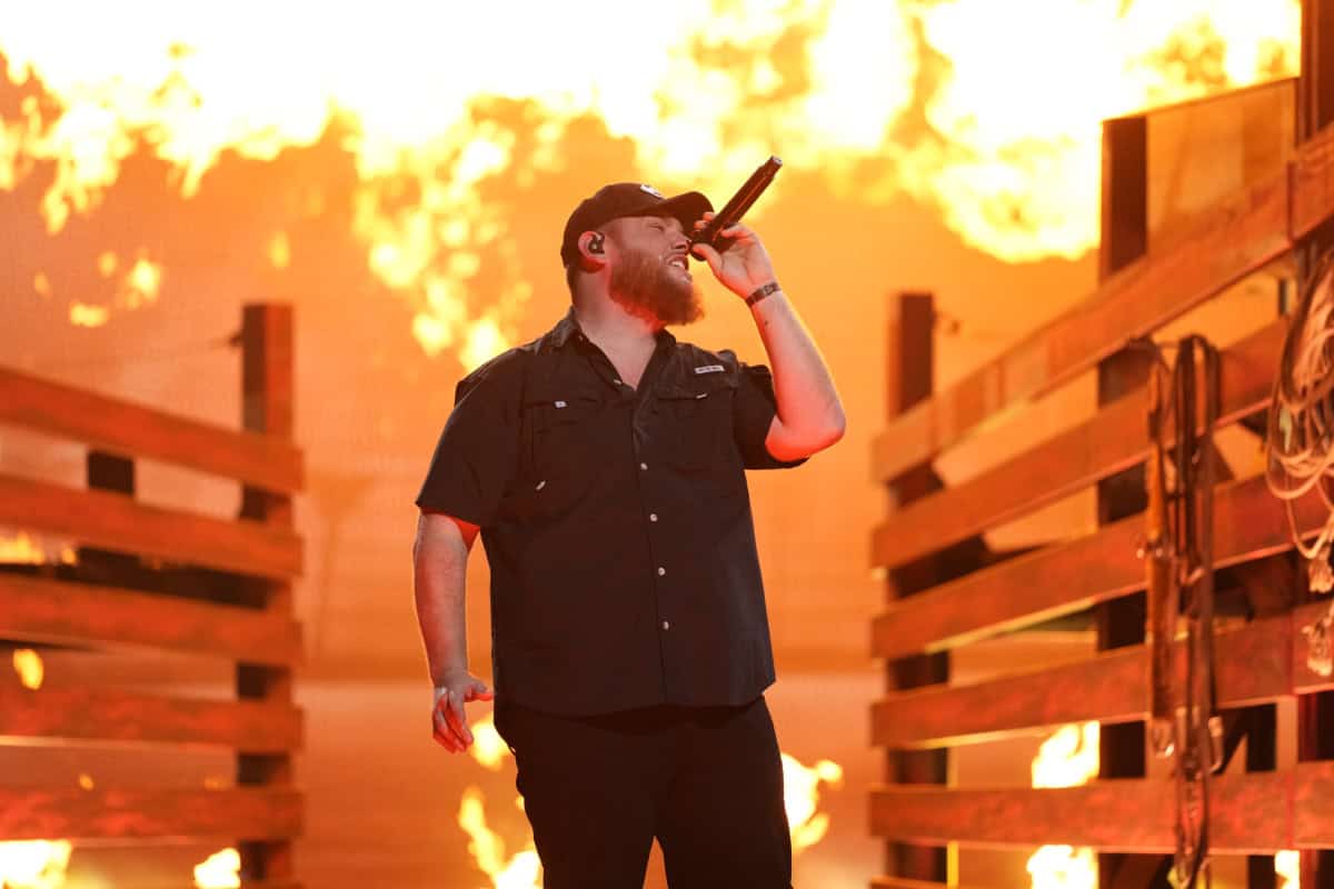 Luke Combs Transforms 2025 CMA Awards Into Fiery Western Spectacle With "Back  In The Saddle" Performance - Music Mayhem