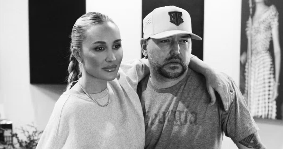 Jason Aldean And Wife Brittany Aldean Release First-Ever Duet, “Easier Gone” [LISTEN]