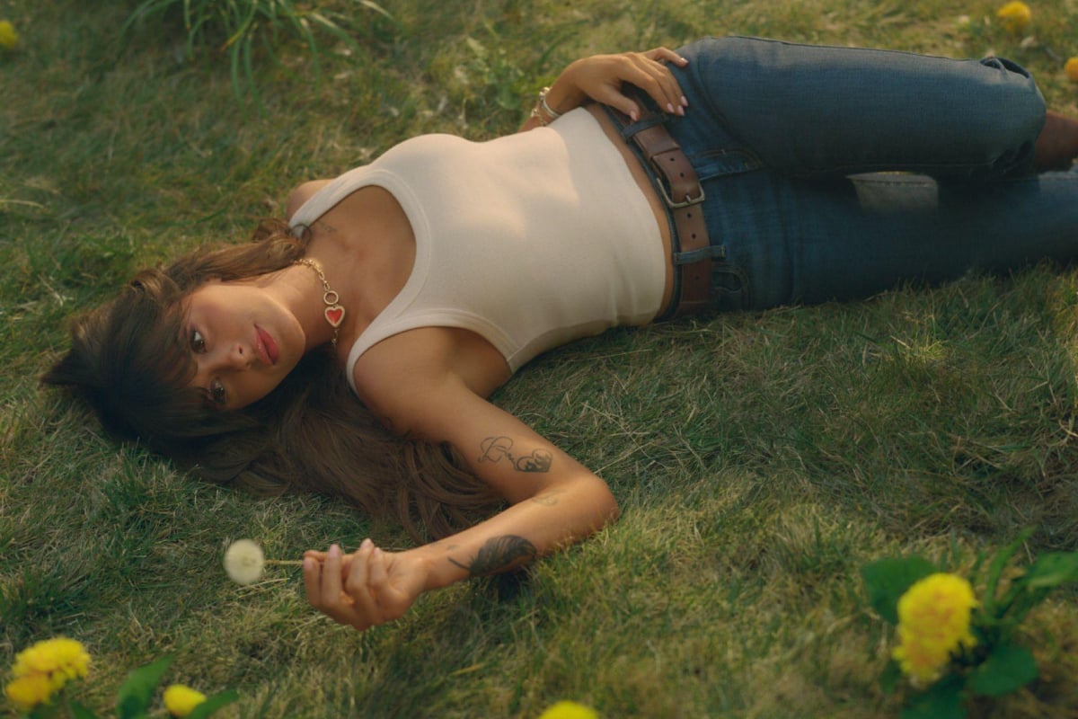 Ella Langley; Photo Courtesy of American Eagle