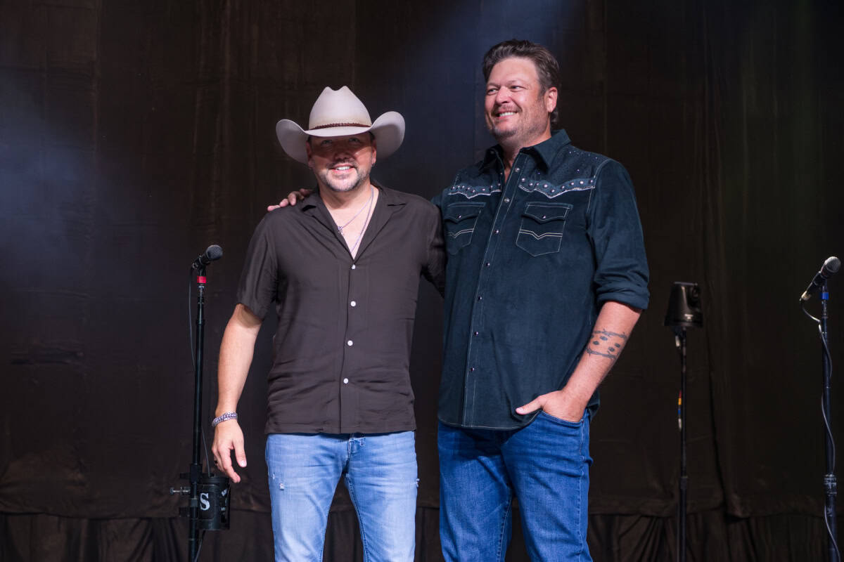 Jason Aldean and Blake Shelton; Photo by Andrew Wendowski
