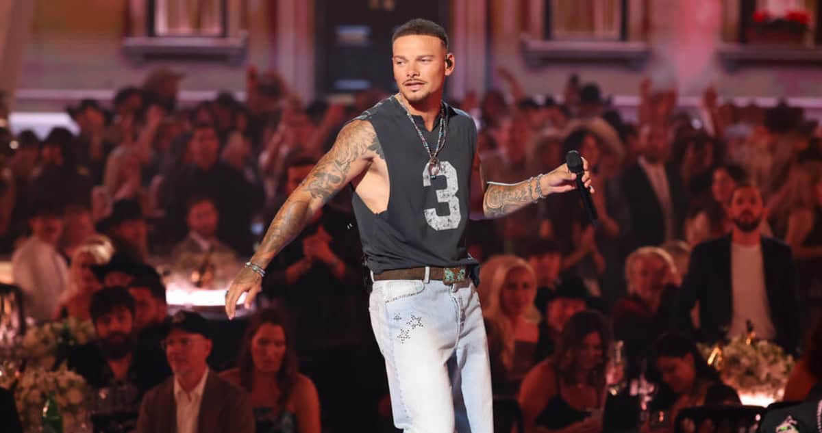 Kane Brown Brings High-Energy Dance Party To 2026 ACM Awards With Electrifying “Woman” Performance