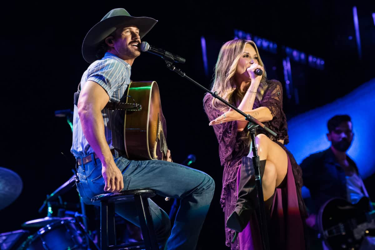 Riley Green and Carly Pearce; Photo by Andrew Wendowski